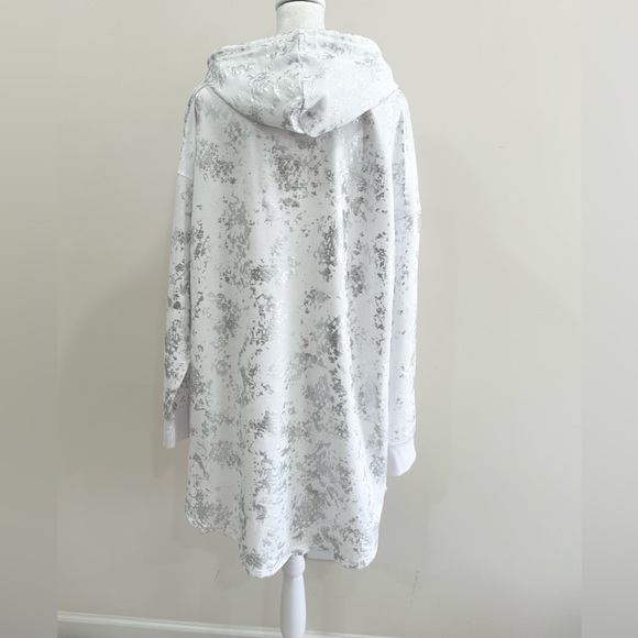 NWT Emily Daniels Women’s XL Hooded Dress White Silver Patterned Long Sleeve - Picture 4 of 9